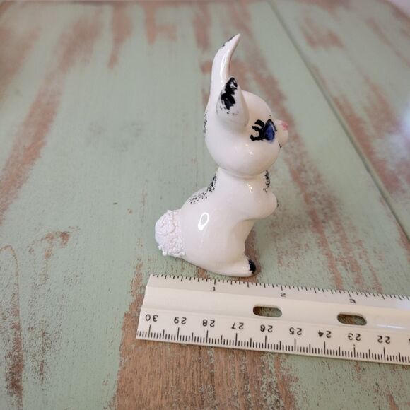 Kitschy Vintage Handpainted Hobbyist Anthropomorphic Bunny Rabbit Figurine - Picture 10 of 10